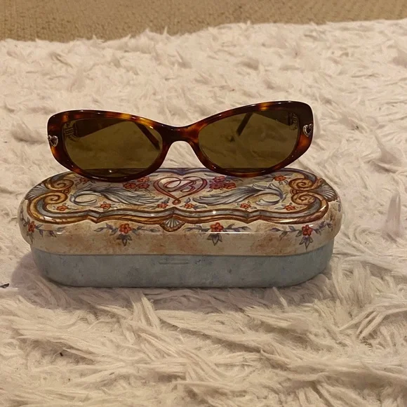 Brighton Women's Tortoise Shell Sunglasses - Picture 3 of 3